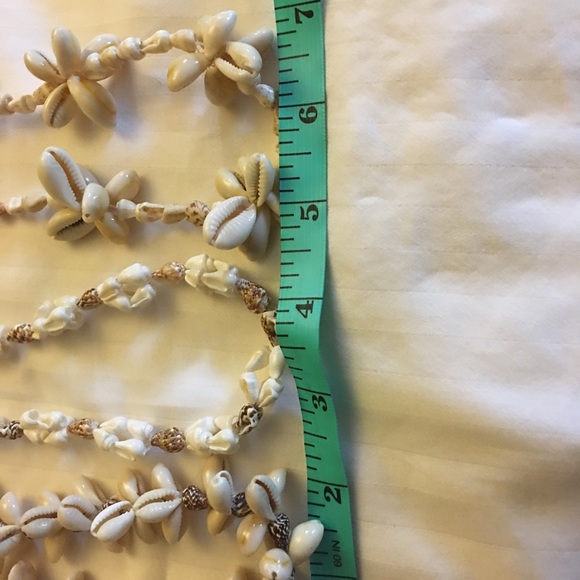 Three Hawaiian shell necklace 20” long & short - Picture 5 of 6